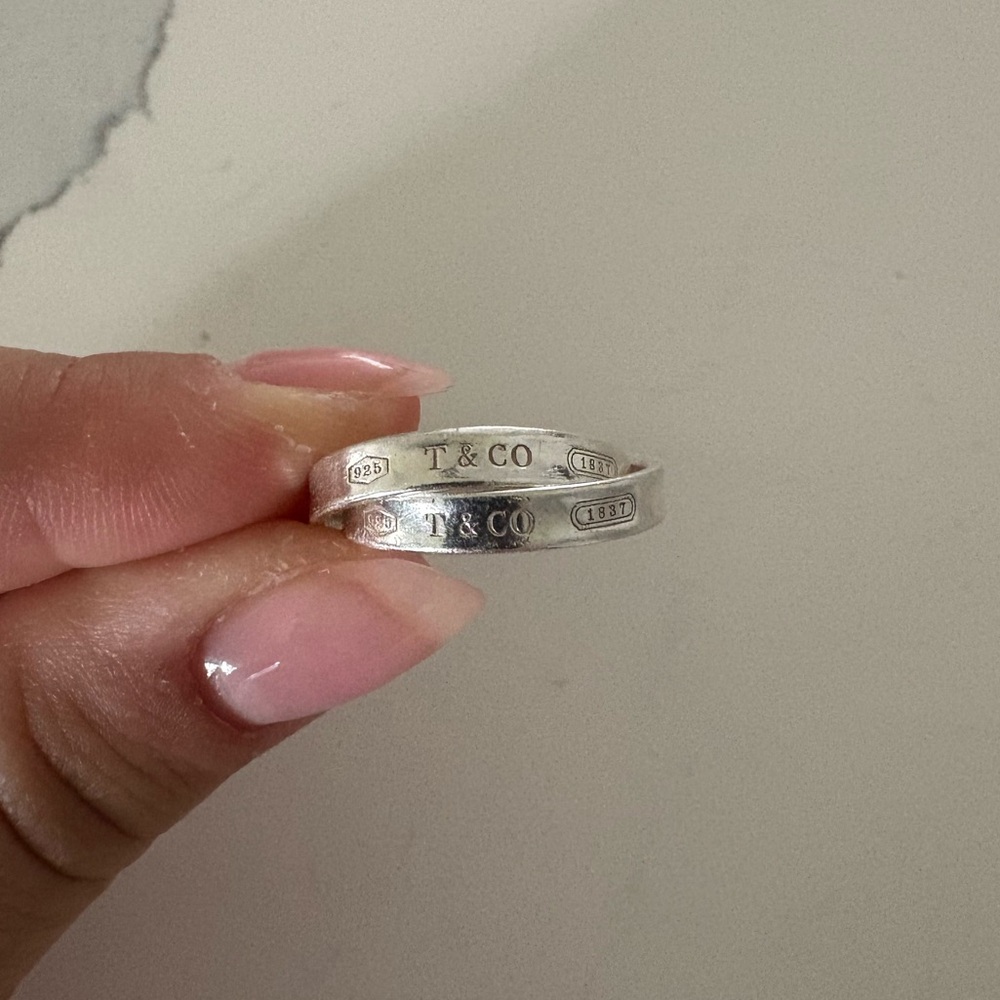TIFFANY&Co. INTERLOCKING CIRCLES RING - Picture 3 of 4